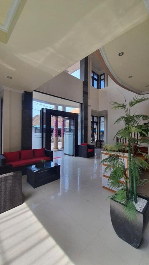 Grand Puri Hotel Batununggul Экстерьер фото