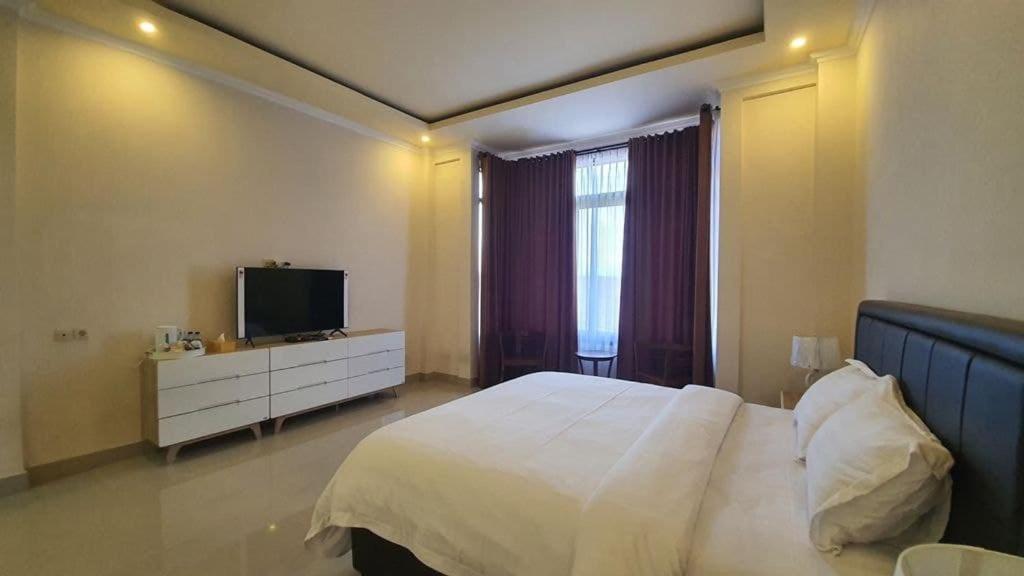 Grand Puri Hotel Batununggul Экстерьер фото